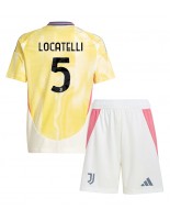 Otroške Nogometnih dresov Juventus Manuel Locatelli #5 Gostujoči 2024-25 Kratki rokavi (+ hlače)